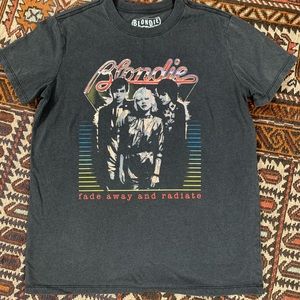 Blonde T-shirt size Small